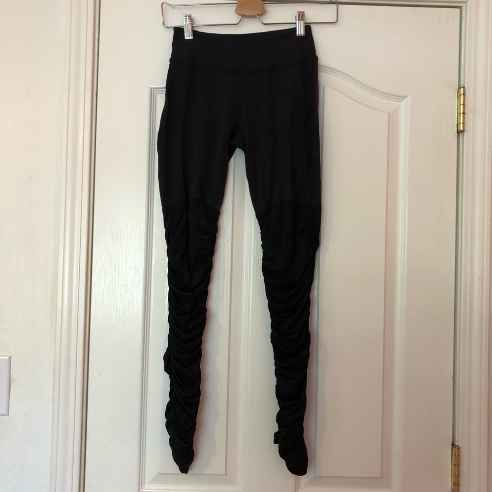 “Beyond Motivated” leggings